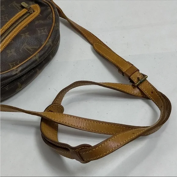 Louis Vuitton Monogram Sac Senlis - Picture 4 of 9